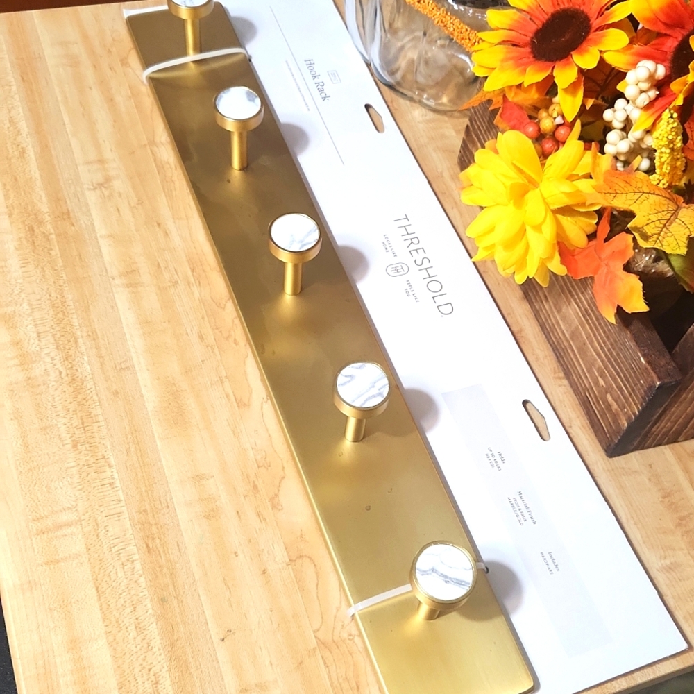 THRESHOLD HOOK RACK - Picture 6 of 9